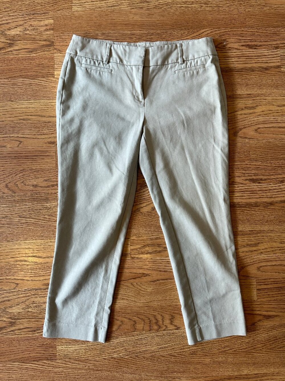 Ann Taylor Loft "Marisa" mid rise khaki cropped pants size 6